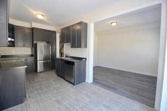 74 Harmony Wy in Thorold, ON - Building Photo - Building Photo