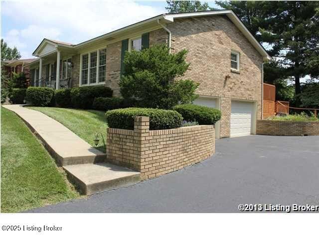 3909 San Marcos Rd in Jeffersontown, KY - Building Photo - Building Photo