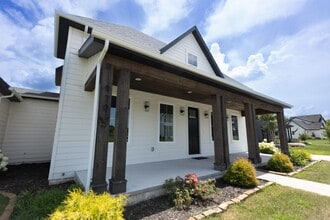 970 E Vly Trl Dr in Republic, MO - Building Photo - Building Photo