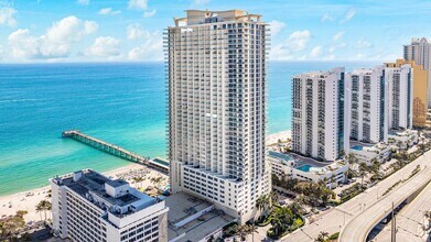 16699 Collins Ave in Sunny Isles Beach, FL - Building Photo - Building Photo