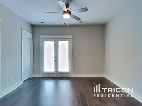 6813 Charlotte Pike in Nashville, TN - Building Photo - Building Photo