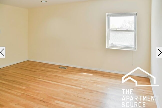 property at 2318 N Southport Ave