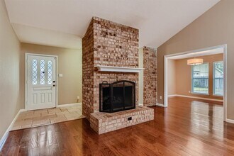 6811 Hitching Post Cir in Austin, TX - Building Photo - Building Photo