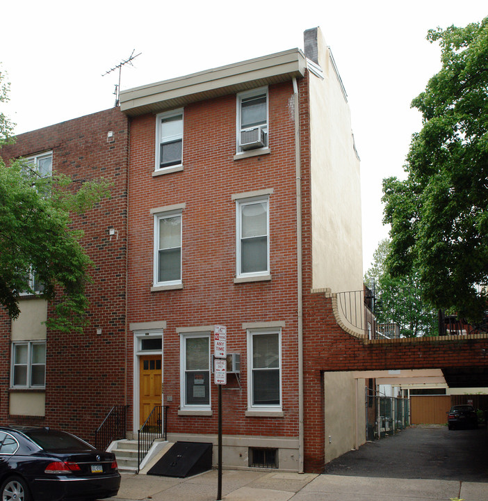 Apartment 3rd Floor Front in Philadelphia, PA - Building Photo