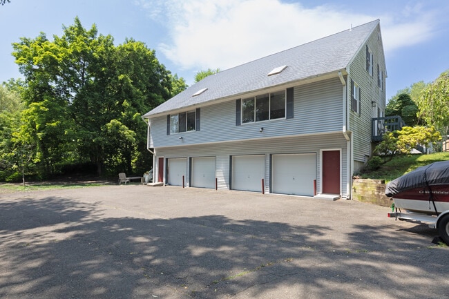 12 Beach St in Bethel, CT - Building Photo - Building Photo