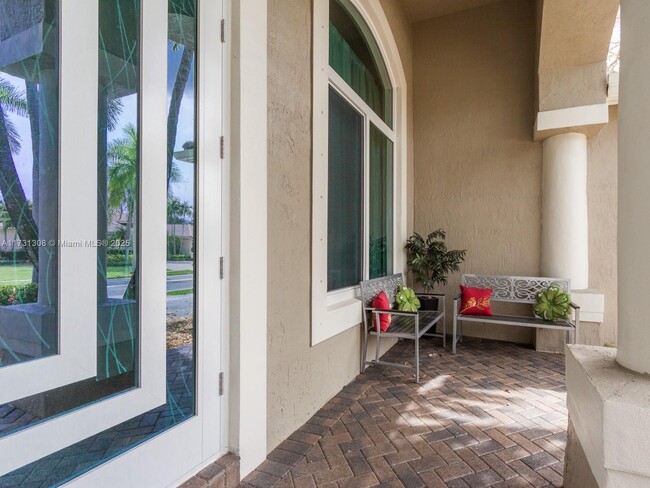 2550 Jardin Manor in Weston, FL - Building Photo - Building Photo