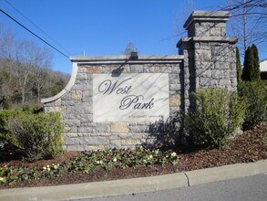 7277 Charlotte Pike in Nashville, TN - Building Photo - Building Photo