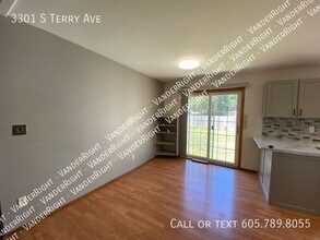 3301 S Terry Ave in Sioux Falls, SD - Building Photo - Building Photo