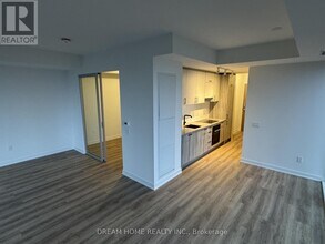 5 Quarrington Lane in Toronto, ON - Building Photo - Building Photo