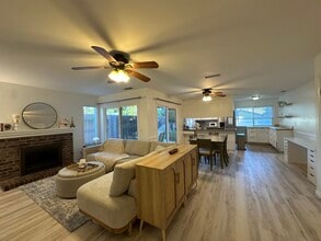 7020 Roca Way in Sacramento, CA - Building Photo - Building Photo