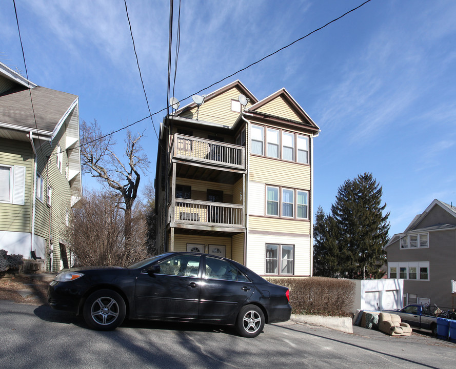 87-89 Woodward Ave in Waterbury, CT - Building Photo