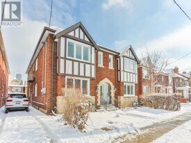 987 Avenue Rd in Toronto, ON - Building Photo