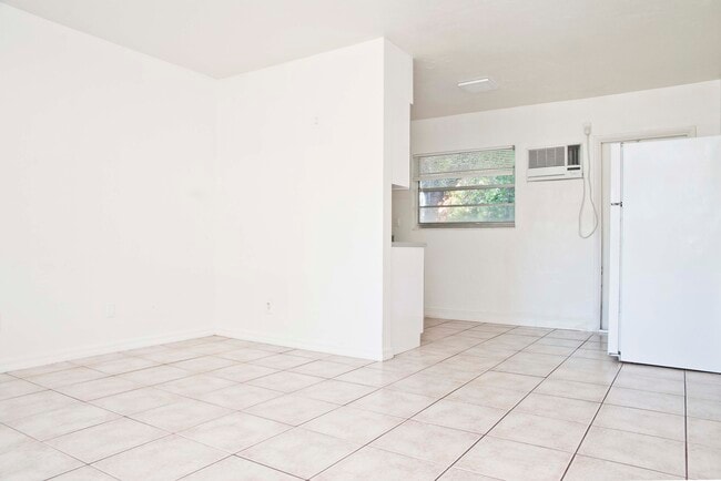 2306 Fillmore St, Unit #7 in Hollywood, FL - Building Photo - Building Photo