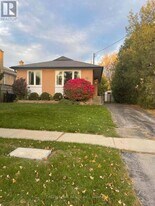 31 Sancrest Dr in Toronto, ON - Building Photo