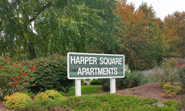 Harper Square Apartments in Lawrence, KS - Foto de edificio - Building Photo