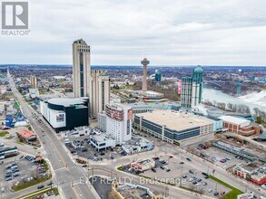 5938 Dunn St in Niagara Falls, ON - Building Photo - Building Photo