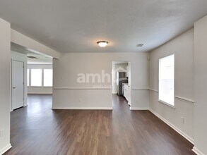 9423 Eaglewood Spring Dr in Houston, TX - Building Photo - Building Photo