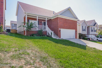 9708 Waterbrook Ct in Louisville, KY - Building Photo - Building Photo