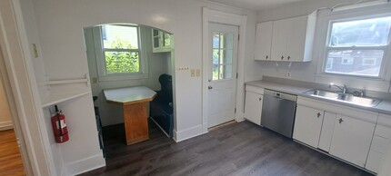 502 S Aurora St in Ithaca, NY - Building Photo - Building Photo