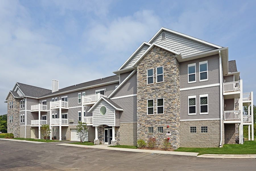 FOX RIVER PRESERVE in Waukesha, WI - Foto de edificio