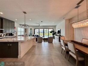 8519 Apple Falls Ln in Boca Raton, FL - Foto de edificio - Building Photo