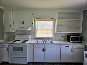 2347 Bolden Dr in Gloucester Point, VA - Building Photo - Building Photo