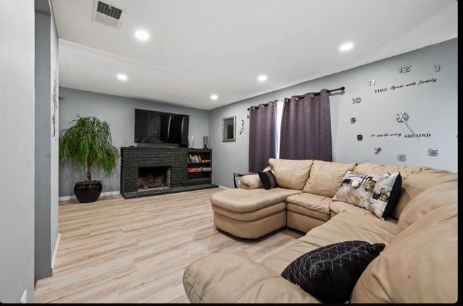 325 Falcon Dr in Vallejo, CA - Building Photo - Building Photo