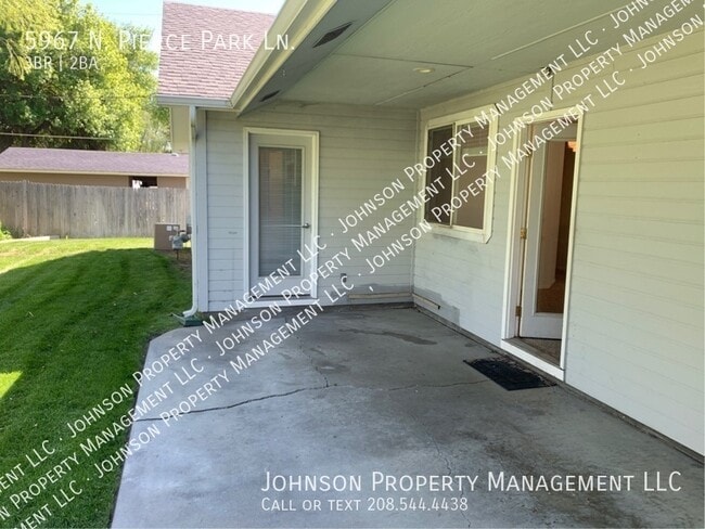 5967 N Pierce Park Ln in Boise, ID - Building Photo - Building Photo
