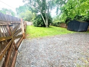 320 Skyland Ave in Charlotte, NC - Building Photo - Building Photo