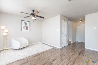 402 Deloris Dr in Killeen, TX - Building Photo - Building Photo