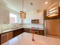 2401 Crawford St photo'