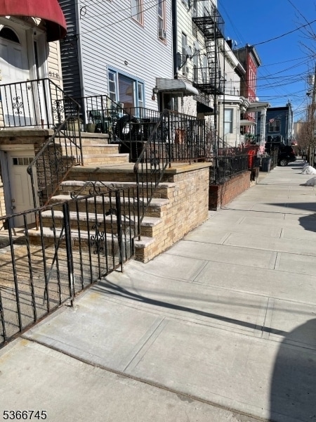 518 18th St in Union City, NJ - Building Photo - Building Photo