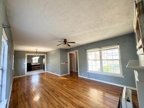 1820 Kell W Blvd in Wichita Falls, TX - Building Photo - Building Photo