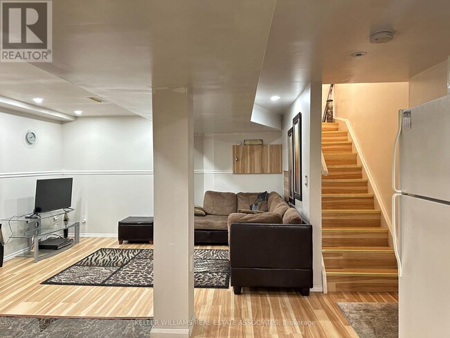 3991 Discovery Ct in Mississauga, ON - Building Photo - Building Photo