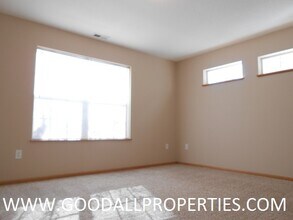 4312 152nd court in Urbandale, IA - Building Photo - Building Photo