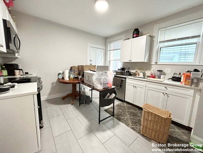 9 Mount Pleasant Ave, Unit 2