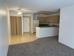 6131 Rancho Mission Rd in San Diego, CA - Building Photo - Building Photo