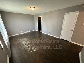 7639 Ozark Rd in Kansas City, MO - Foto de edificio - Building Photo