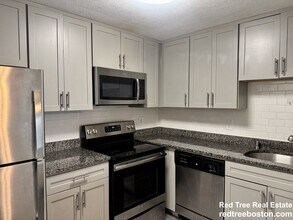24 Whites Ave, Unit 68 in Watertown, MA - Building Photo - Building Photo
