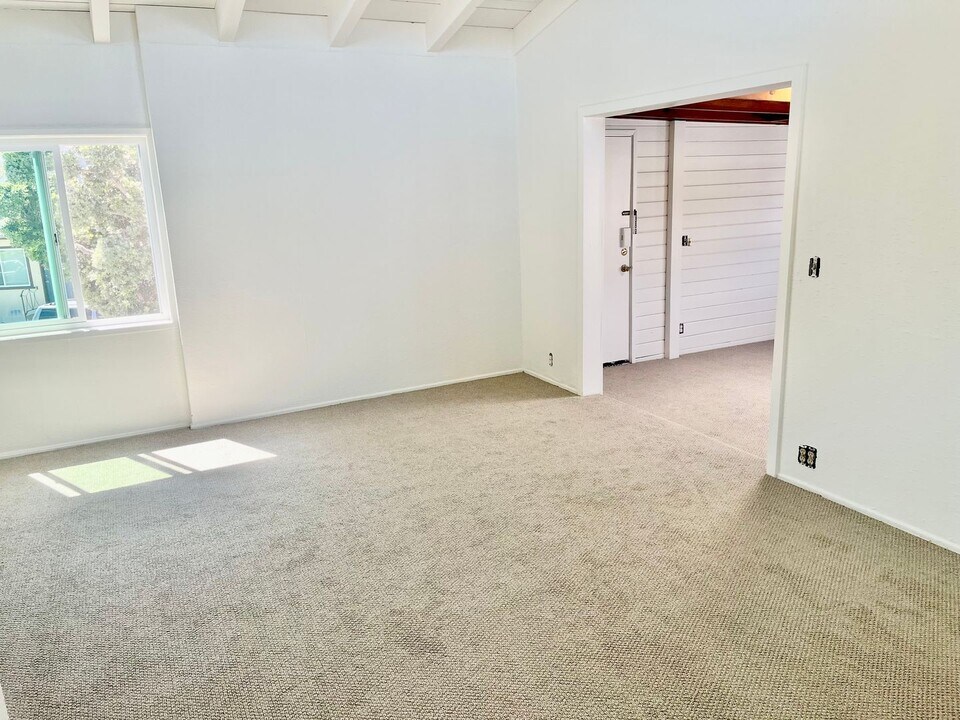 1503 Ocean Ave in Seal Beach, CA - Building Photo