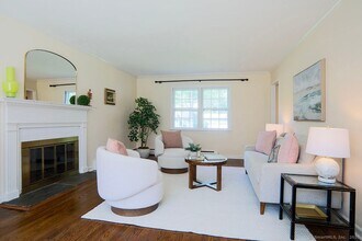 16 Mortar Rock Rd in Westport, CT - Building Photo - Building Photo