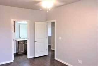 4704 Loch Ln in Del City, OK - Building Photo - Building Photo