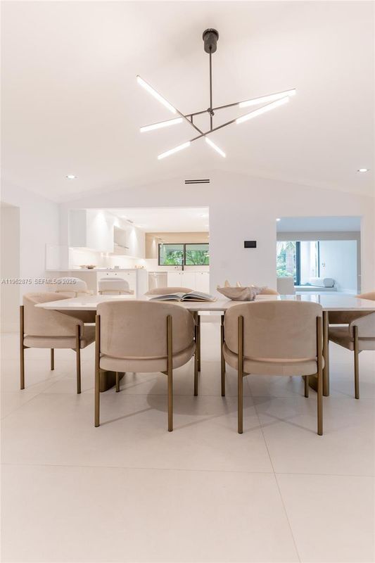 7300 SW 77th Ave in Miami, FL - Building Photo - Building Photo