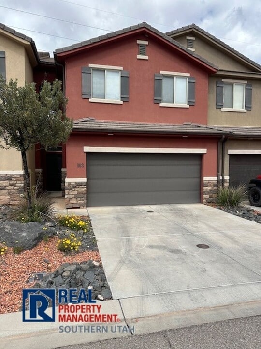 355 W 200 S in Washington, UT - Building Photo