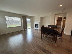 1454 Azalea Dr in Patterson, CA - Building Photo - Building Photo