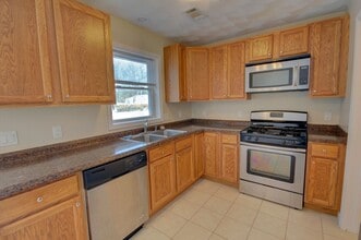 713 7th St in Colona, IL - Building Photo - Building Photo