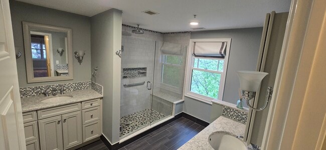 558 E Merrimack St, Unit 40 in Lowell, MA - Building Photo - Building Photo