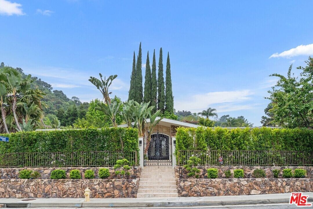 3607 Bellfield Way in Los Angeles, CA - Building Photo