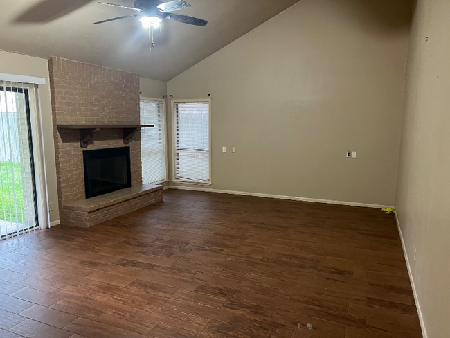 109 Laguna Dr in Victoria, TX - Building Photo - Building Photo