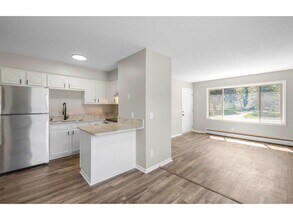 2081 Hillview Rd in Mounds View, MN - Building Photo - Building Photo